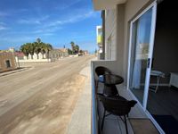 Balkon mit seitlichem Meerblick